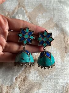 Very Nice Earrings In Blue N Green