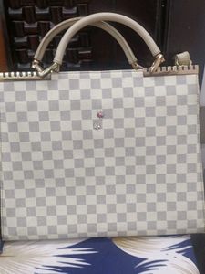 Checkered Tote Bag Cream And Black Colour