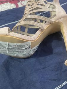 Head turner high heels