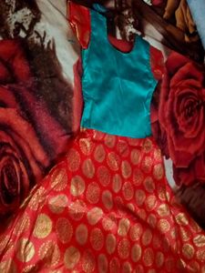 Girls&#39; Traditional Indian Dress