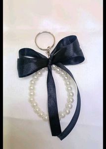 Pearl &amp; Bow Keychain Set(Set Of Two)
