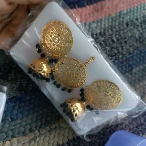Earrings With Maagtika