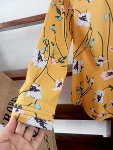 Ladies Korean Top