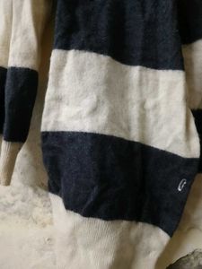 Striped Cardigan - Cozy &amp; Stylish