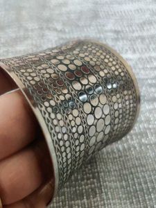 Broad Handcuff - Brass Based