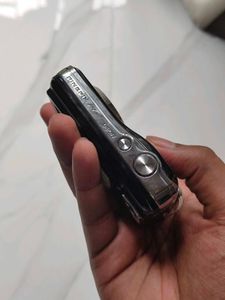 Selling Fujifilm Finepix AV110 Digicam
