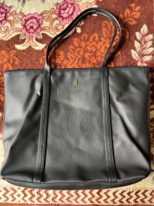 Baggit Black textured Shoulder bag