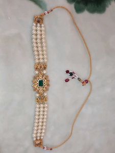 Elegant Pearl &amp; Emerald Necklace