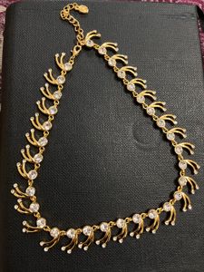 pretty necklace + earrings set