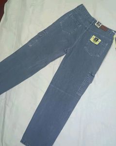 Zaara Straight Fit Jeans