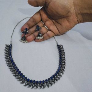 Necklace &amp; Earring Set
