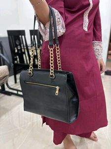 Stylish Black Baggit Handbag