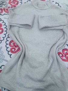 Off White shiny Sweater