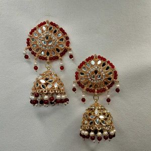 Red Jhumke With Maangtika