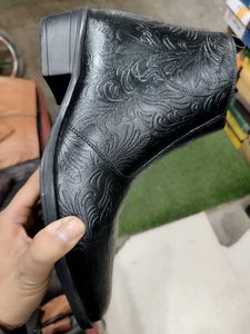 Black Embossed Ankle Boots(8, 9,10,size)