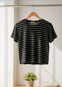 Striped Crop Top White And Black Cobintion  XL