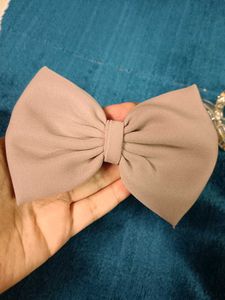 Bow &amp; Claw Hair Clip Set