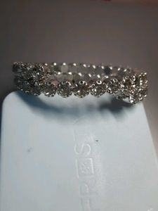 Sparkling Silver Tone Stretch Bracelet