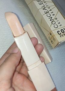 Two Highlighters Of Mac And 1 Concealer Stick