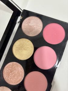 Makeup Revolution Blush And Highlight Palette