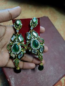 Elegant Green Kundan Set