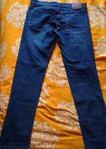 32" Waist Jeans