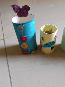 Set Of Pemcil Stand