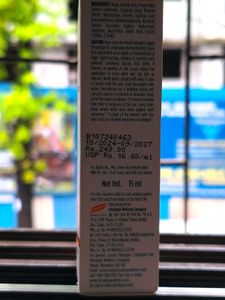 Himalaya Dark Spot Clearing Turmeric Face Serum