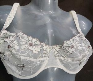 Floral Lace Bra 🔥