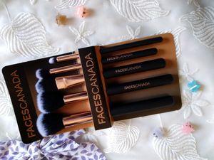 5 In 1 MAKEUP BRUSH SET  💗