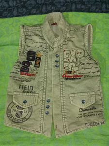 Embroidered Graphic Sleeveless Vest