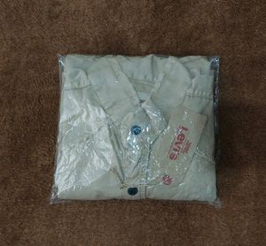 Levi&#39;s Shirt