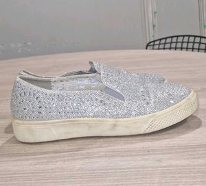 Carlton London Silver Neakers
