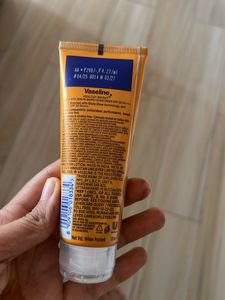 Vaseline Gluta-hya SPF 50 PA+++