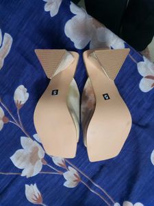 triangle block heels size 5
