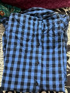 Stylish Men&#39;s Blue &amp; Black Checked Casual Shirt