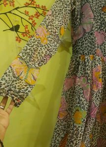 Beautiful Printed Slit Gown🦋