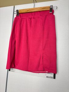 Pink ribbed mini skirt