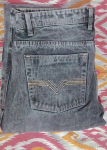 on sale!!! straight fit grey jeans
