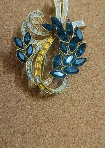 Vintage Gold Tone Floral Brooch