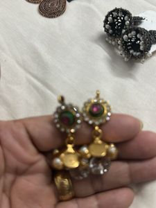 Fashion earings