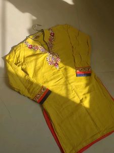 Collar Neck Embroided Kurti Set