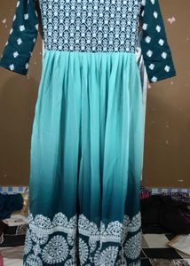 Elegant Green Embroidered Kurta Set