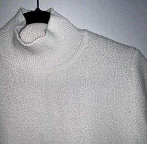 Zara Womens Cropped Mock Neck Sweater Size M