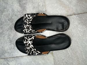 Chic Animal Print Slides