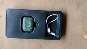 U&amp;i earbuds 1000 rupies 5000 Coin