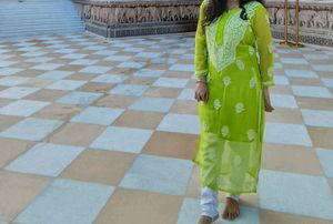 Chikenkari Kurti