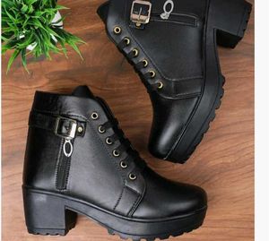 BOOTS 👠 FOR WOMEN ......