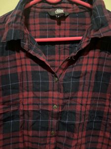 Red &amp; Navy Plaid Cropped Shirt