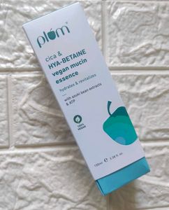 Plum Cica & HYA-BETAINE Vegan Mucin Essence